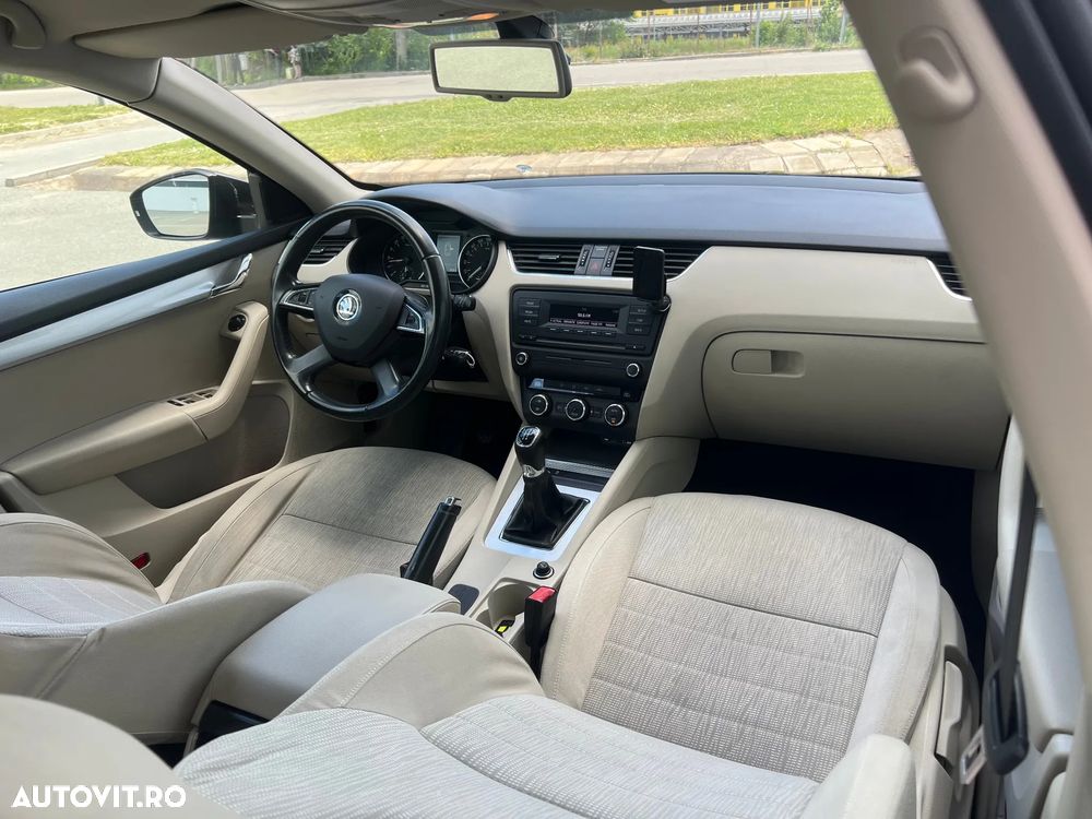 Skoda Octavia 1.6 TDI AMBITION - 32