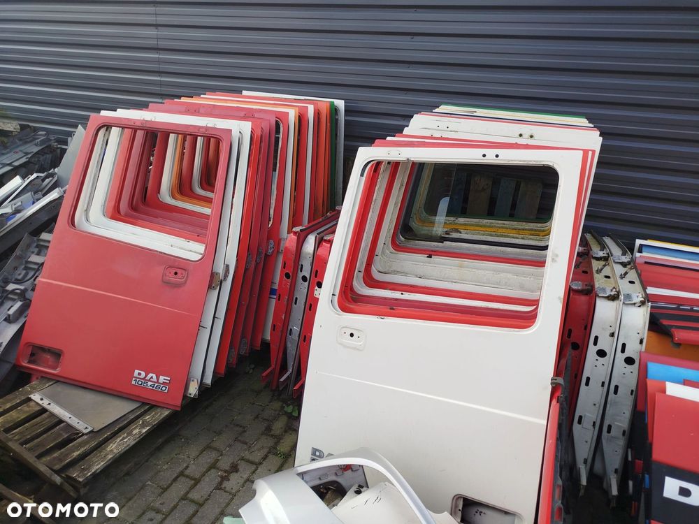 DRZWI DAF XF 105 LEWE - 1
