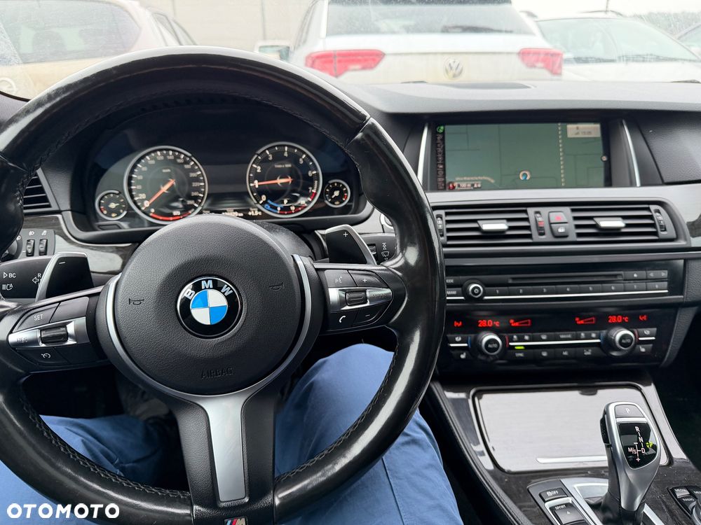 BMW Seria 5 528i xDrive - 8