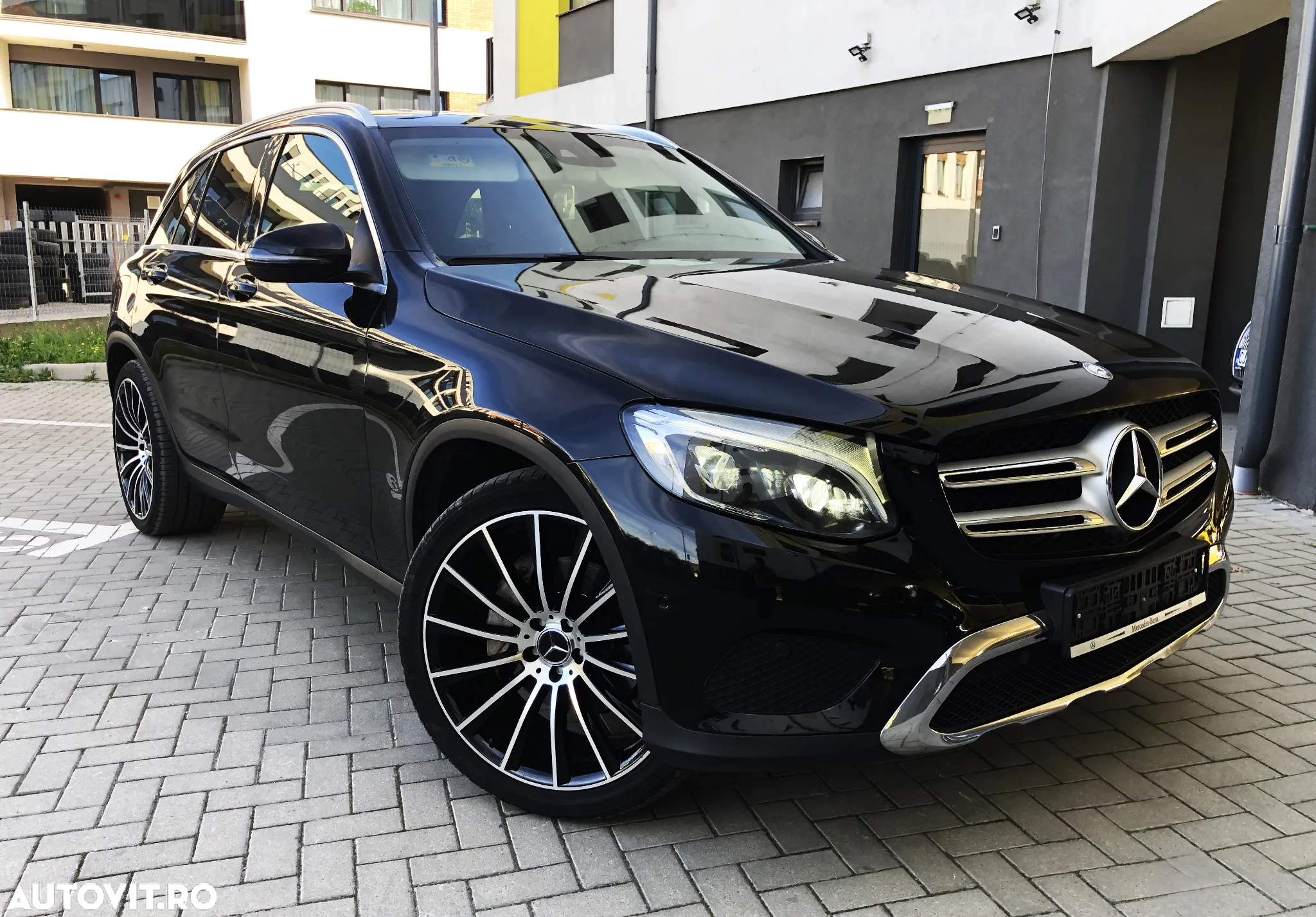 Mercedes-Benz GLC 220 d 4Matic 9G-TRONIC - 3