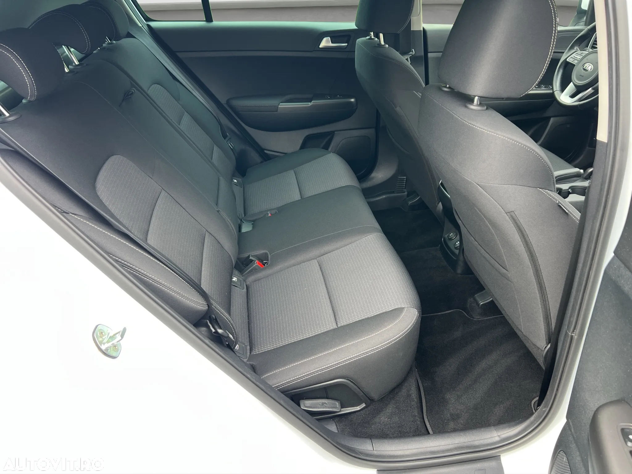 Kia Sportage 1.6 T-GDI 2WD Black Edition - 13