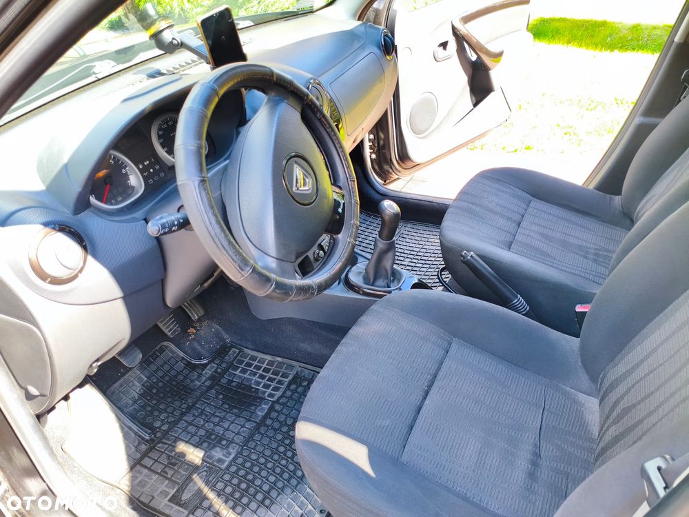 Dacia Duster 1.6 - 13