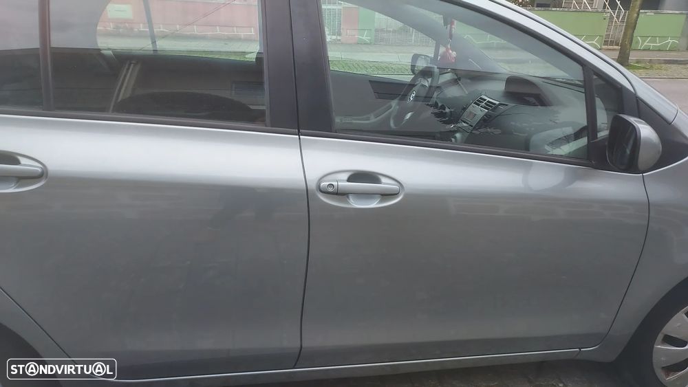 Toyota Yaris 1.0 VVT-i Sol - 10