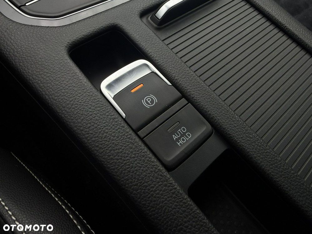 Volkswagen Passat 2.0 TSI Elegance DSG - 32