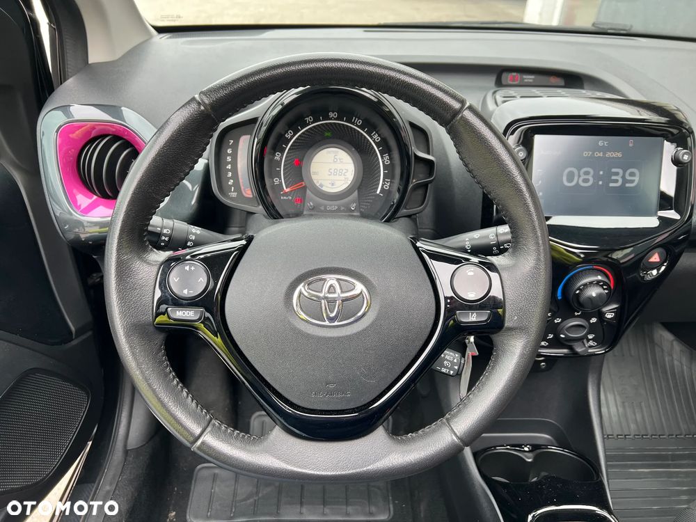 Toyota Aygo x-sky - 16