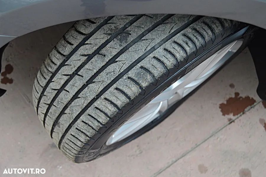 Volkswagen Golf 1.6 TDI (BlueMotion Technology) Comfortline - 26