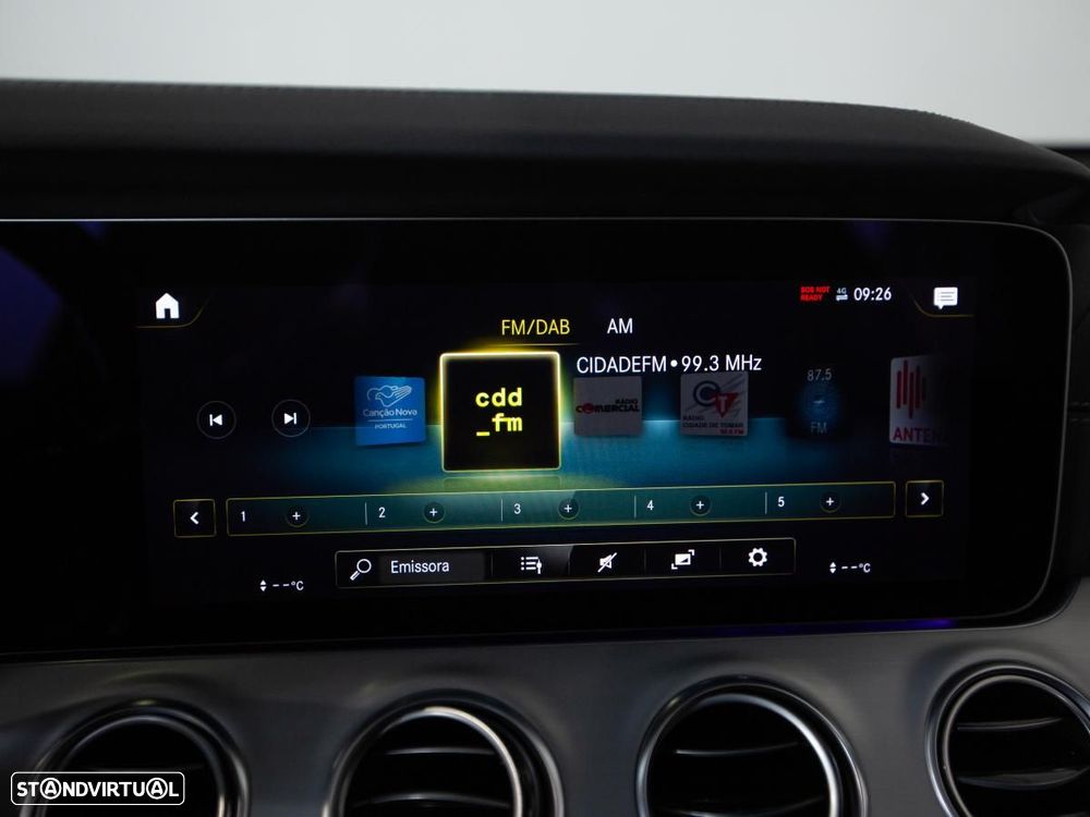 Mercedes-Benz E 300 de 4Matic T 9G-TRONIC AMG Line - 33