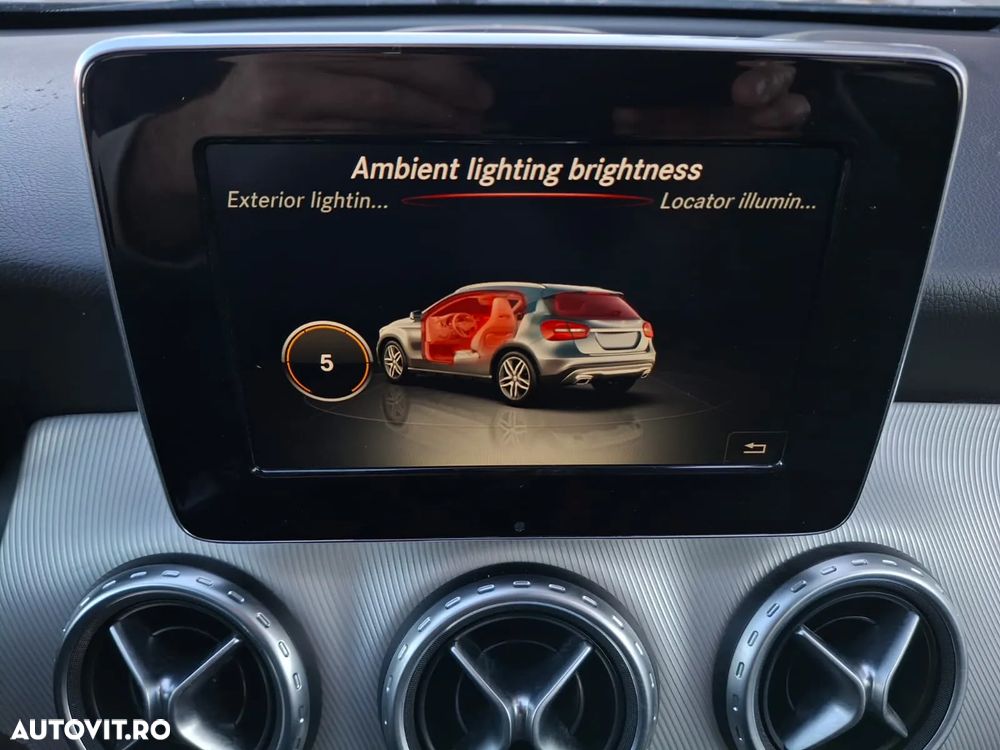 Mercedes-Benz GLA 220 d 4Matic 7G-DCT - 19