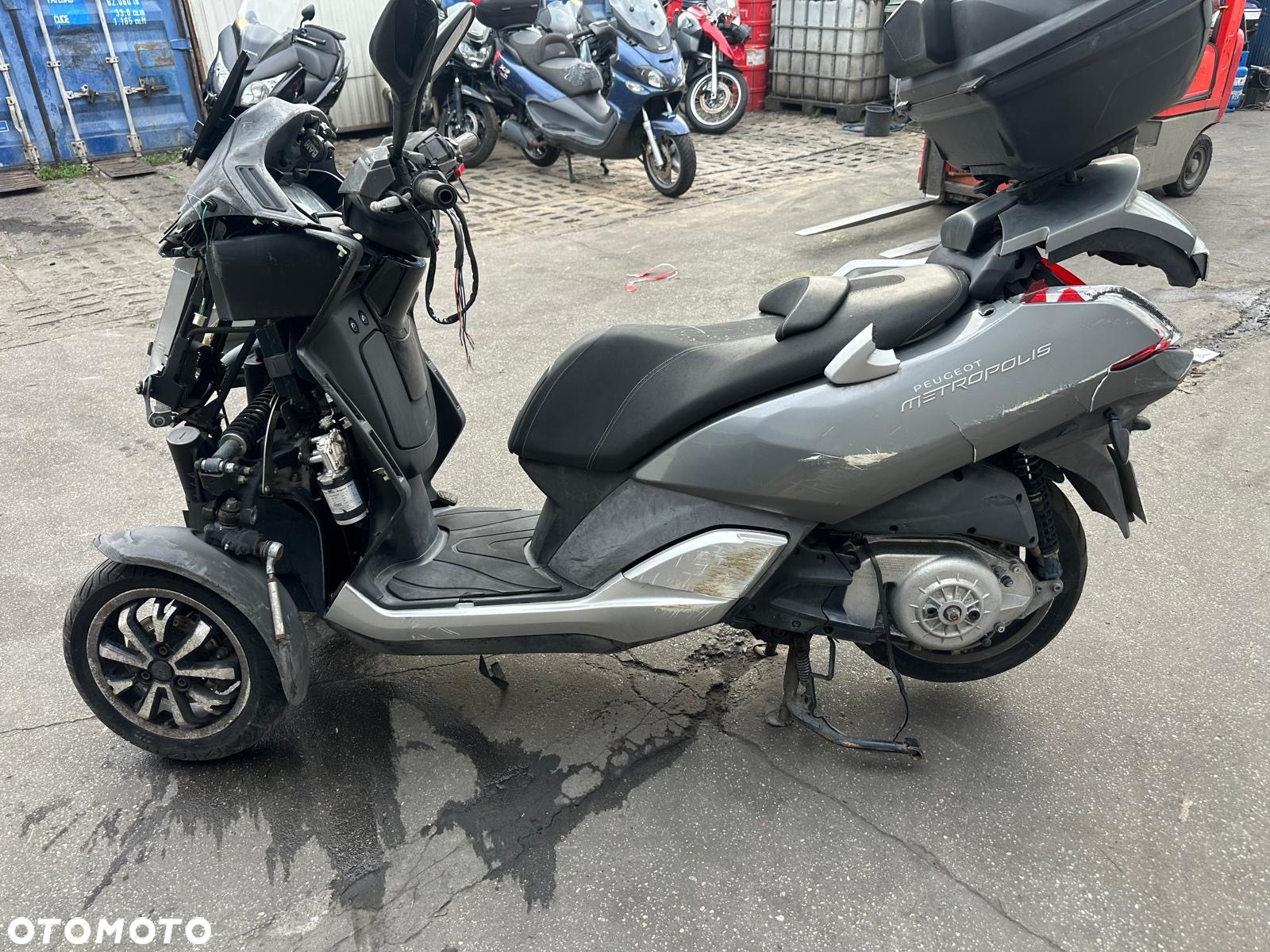 Peugeot Metropolis - 4