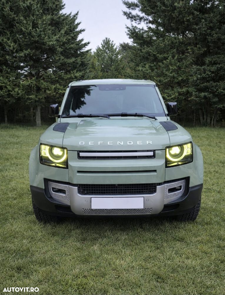Land Rover Defender - 1