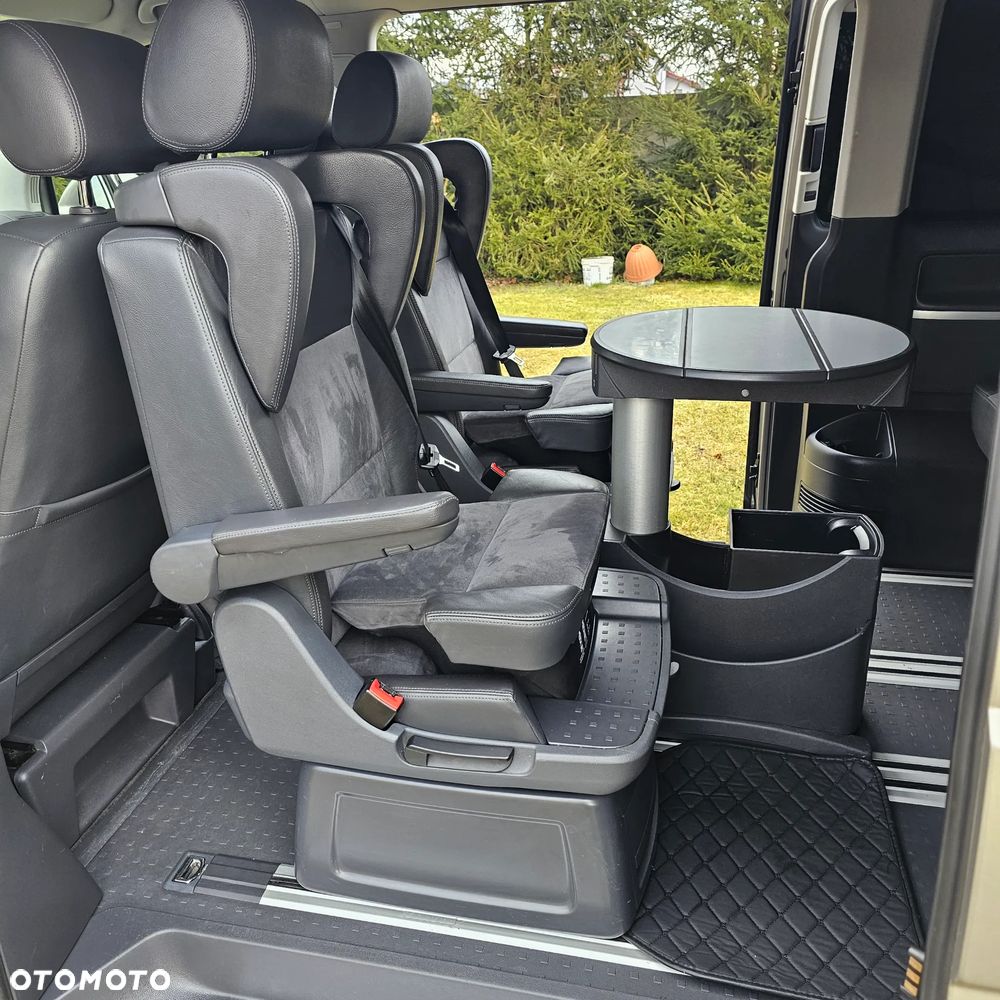 Volkswagen Multivan - 12