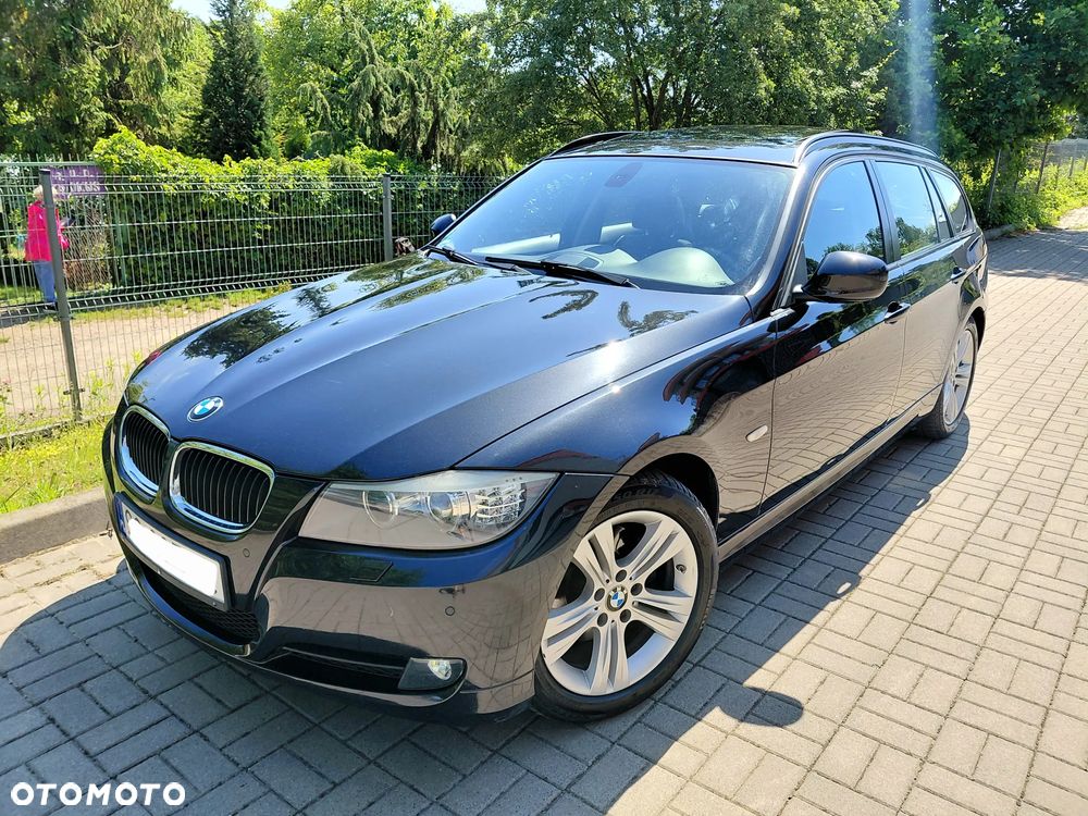 BMW Seria 3 320d DPF Edition Sport - 4