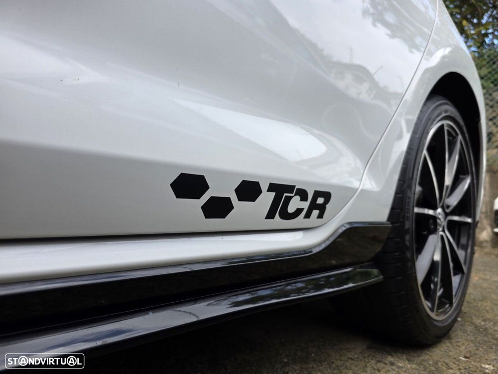 VW Golf 2.0 TSI GTi TCR DSG - 43