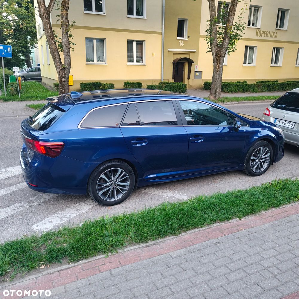 Toyota Avensis 1.8 Premium MS - 1
