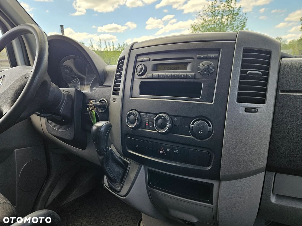 Mercedes-Benz Sprinter - 9