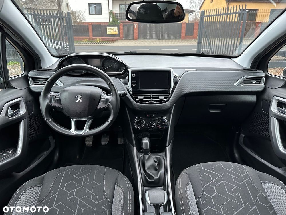 Peugeot 2008 PureTech 82 Allure - 17
