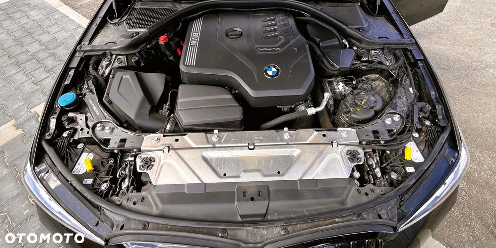 BMW Seria 3 318i M Sport - 31