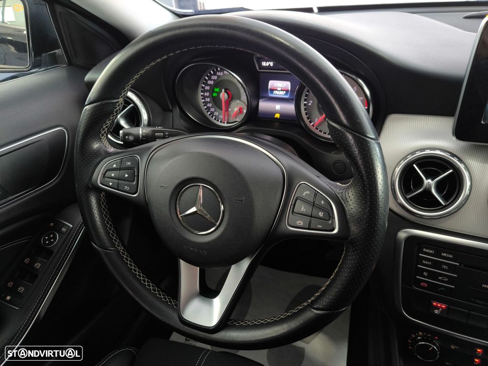 Mercedes-Benz GLA 180 d Urban - 17