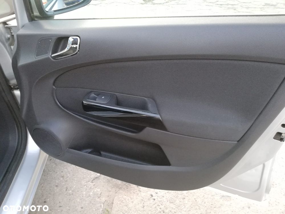 Opel Corsa 1.2 16V Innovation 110 Jahre - 13