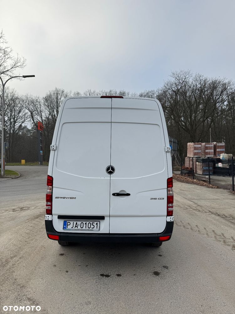 Mercedes-Benz Sprinter - 5