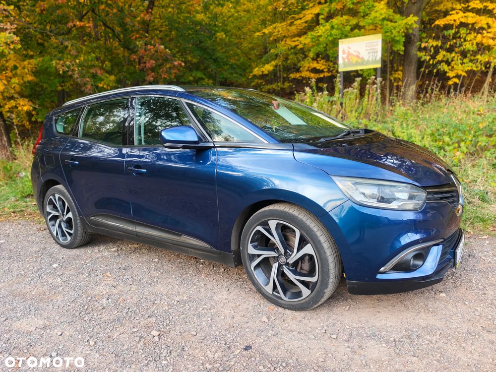 Renault Grand Scenic - 10