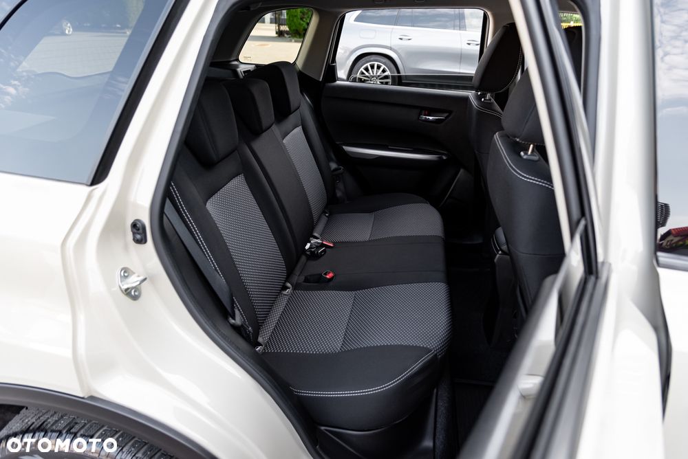 Suzuki Vitara 1.5 Dualjet Hybrid AGS Comfort+ "SHINKAI" - 23