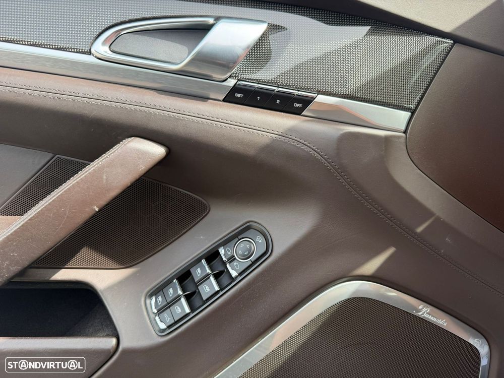 Porsche Panamera Turbo PDK - 24