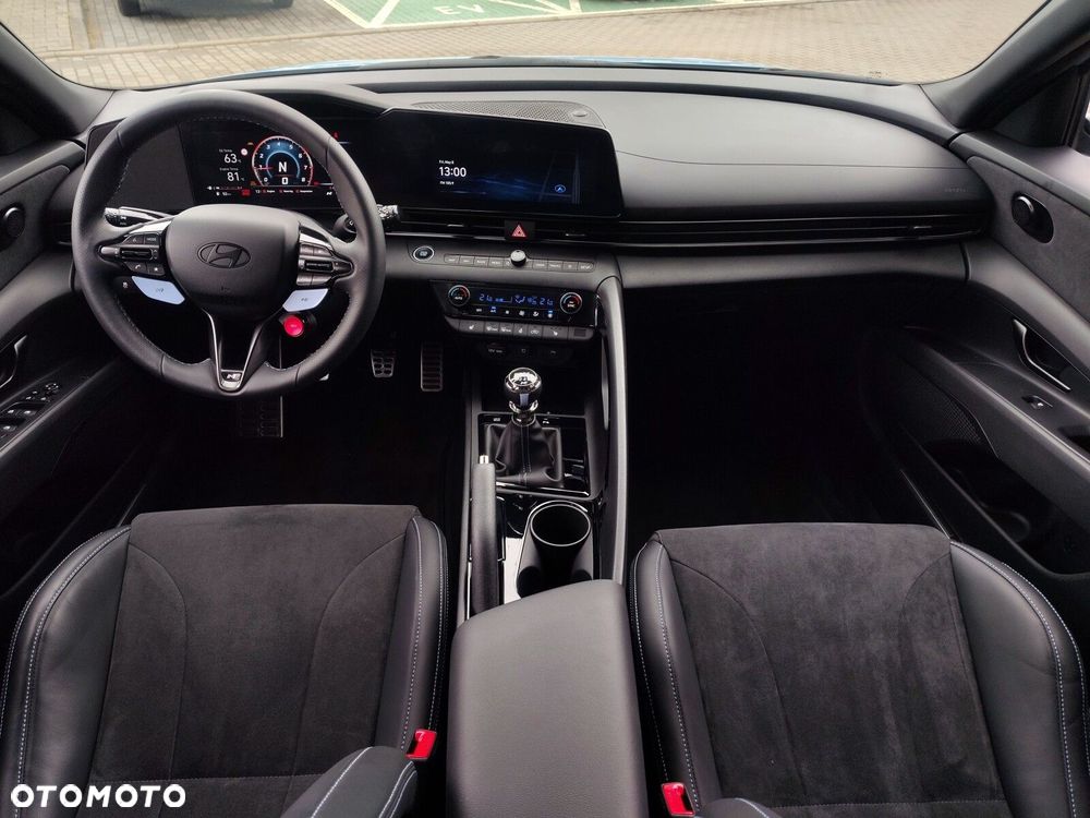 Hyundai Elantra - 13