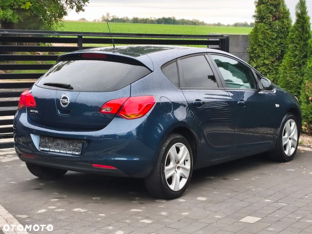 Opel Astra 1.6 Exklusiv - 17