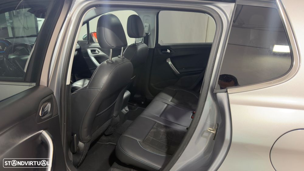 Peugeot 2008 1.2 PureTech Crossway - 13