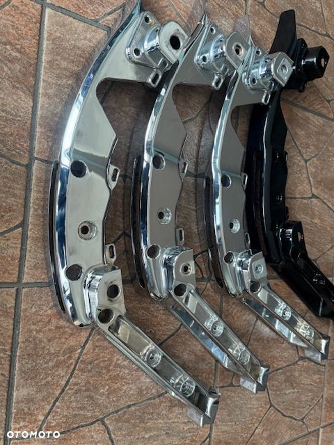 Wspornik prawy i lewy błotnika Harley Touring - 10
