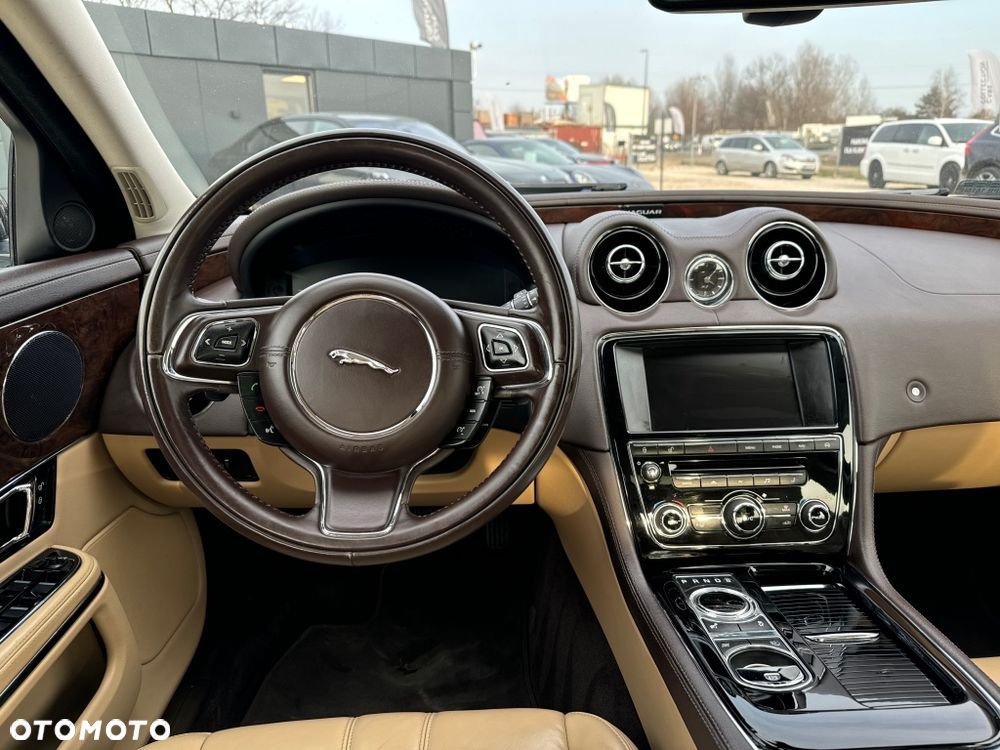 Jaguar XJ 3.0 D V6 Portfolio - 13