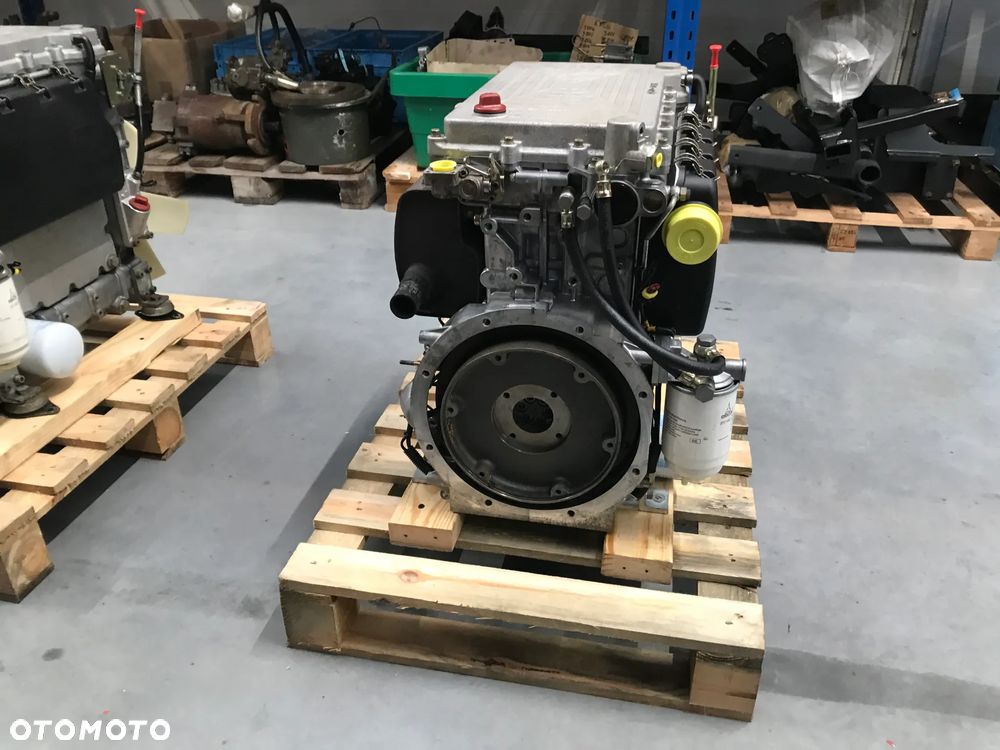 SILNIK HATZ 4W35 19,9 kW 12194netto - 6