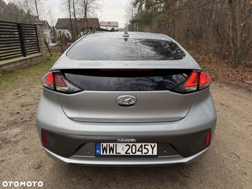 Hyundai IONIQ 1.6 GDI Premium - 11