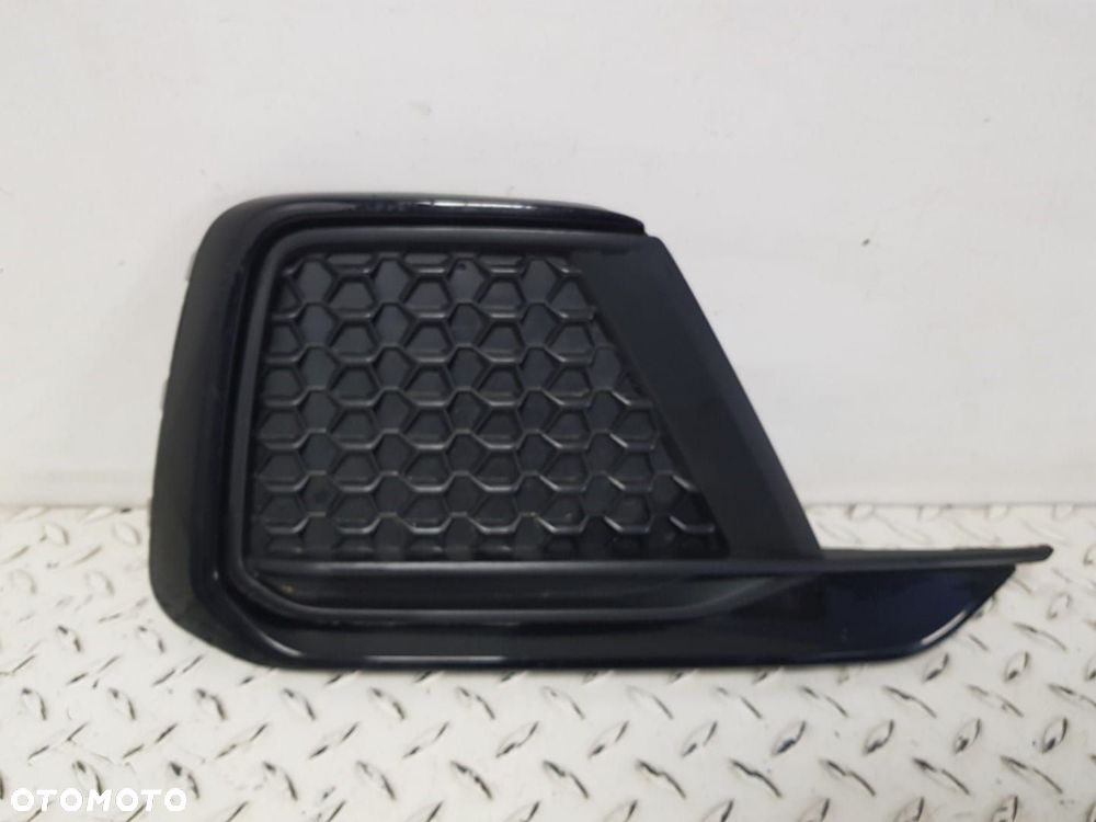 ORYGINALNA KRATKA ZDERZAKA PRAWA PRZEDNIA PRZÓD PRAWY AUDI A1 II 2 82A  82A807682E - 2