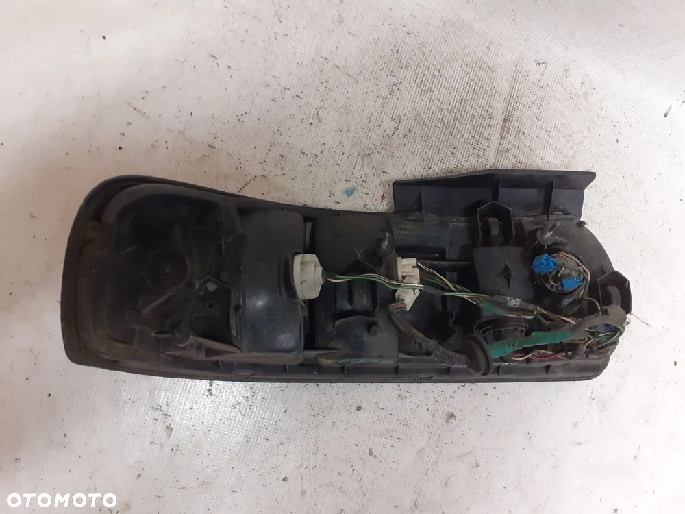 * LAMPA TYLNA PRAWA TYŁ PRAWO TOYOTA CELICA VI - 4
