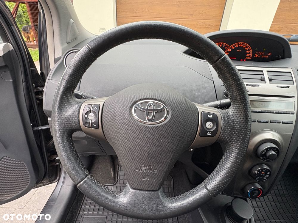 Toyota Yaris 1.33 VVT-i Life - 23