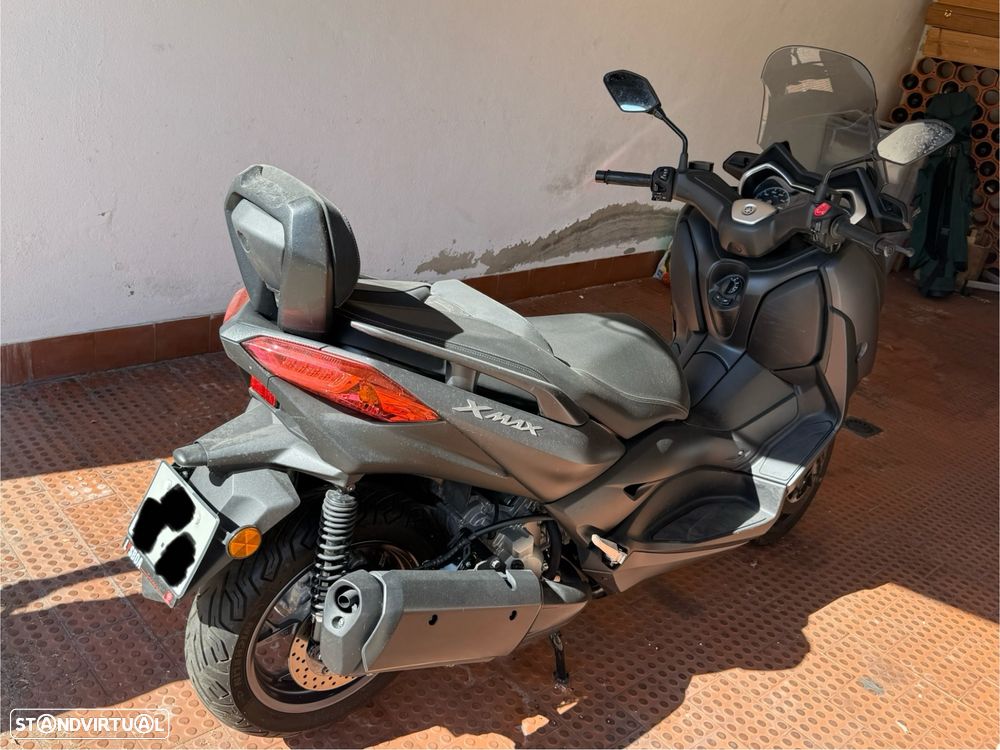 Yamaha X-Max - 1