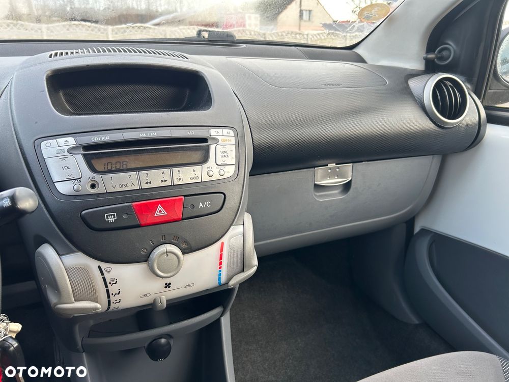 Peugeot 107 1.4 HDI Trendy - 8