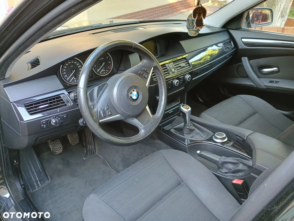 BMW Seria 5 523i - 9