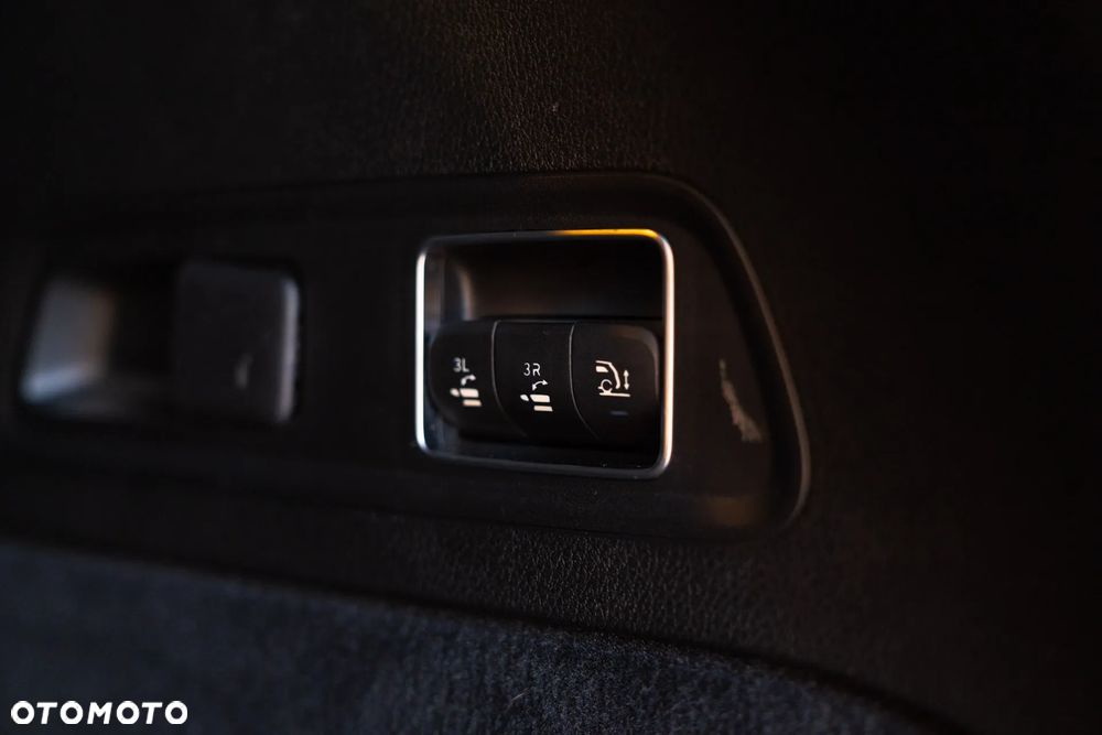 Mercedes-Benz GLS - 28