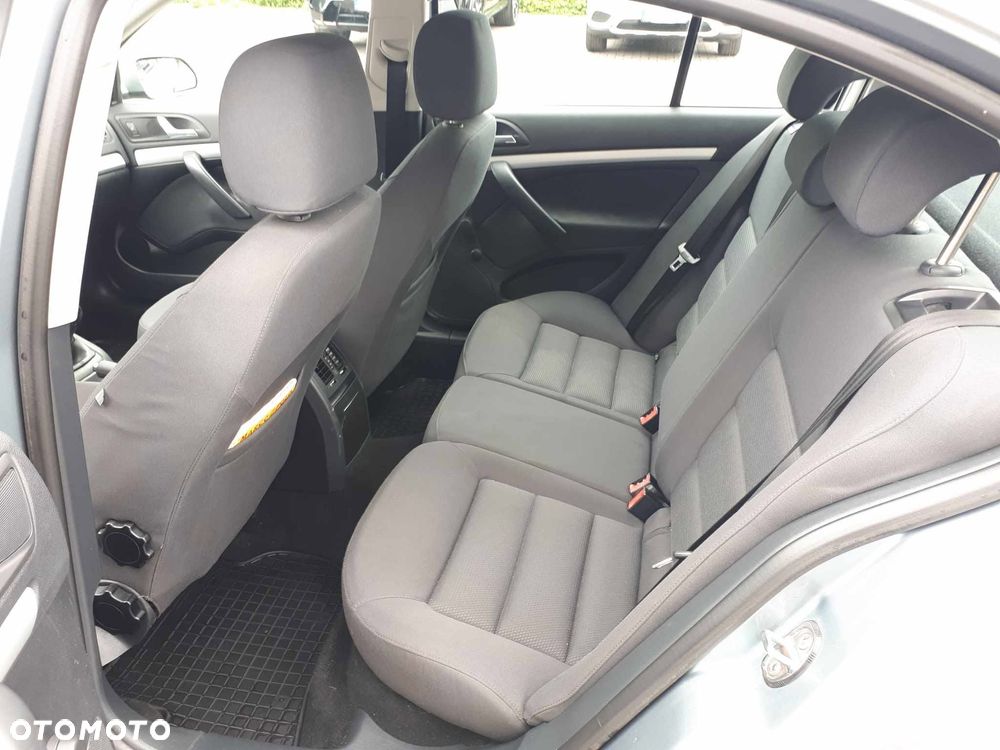 Skoda Octavia 1.6 FSI Ambiente - 13