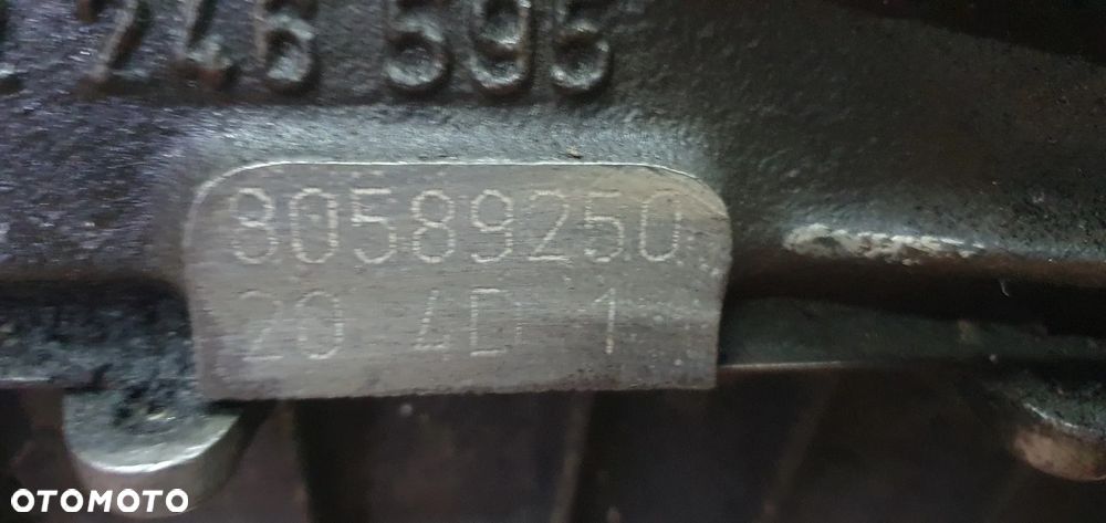 Silnik słupek blok silnika BMW 3 E46 2.0 D Przed lift M47D20 - 10