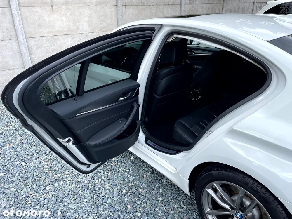 BMW Seria 5 520i M Sport Edition - 16