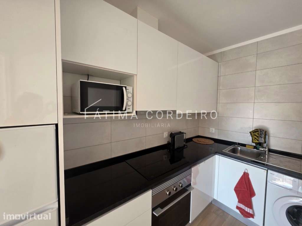 Excelente Apartamento T1 completamente remodelado no centro de Almada - Grande imagem: 5/17