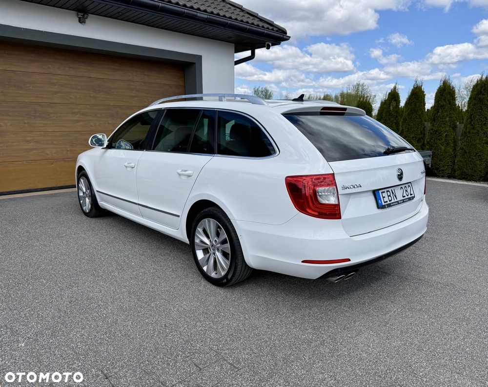 Skoda Superb 2.0 TDI Green tec 4x4 DSG Exclusive - 4