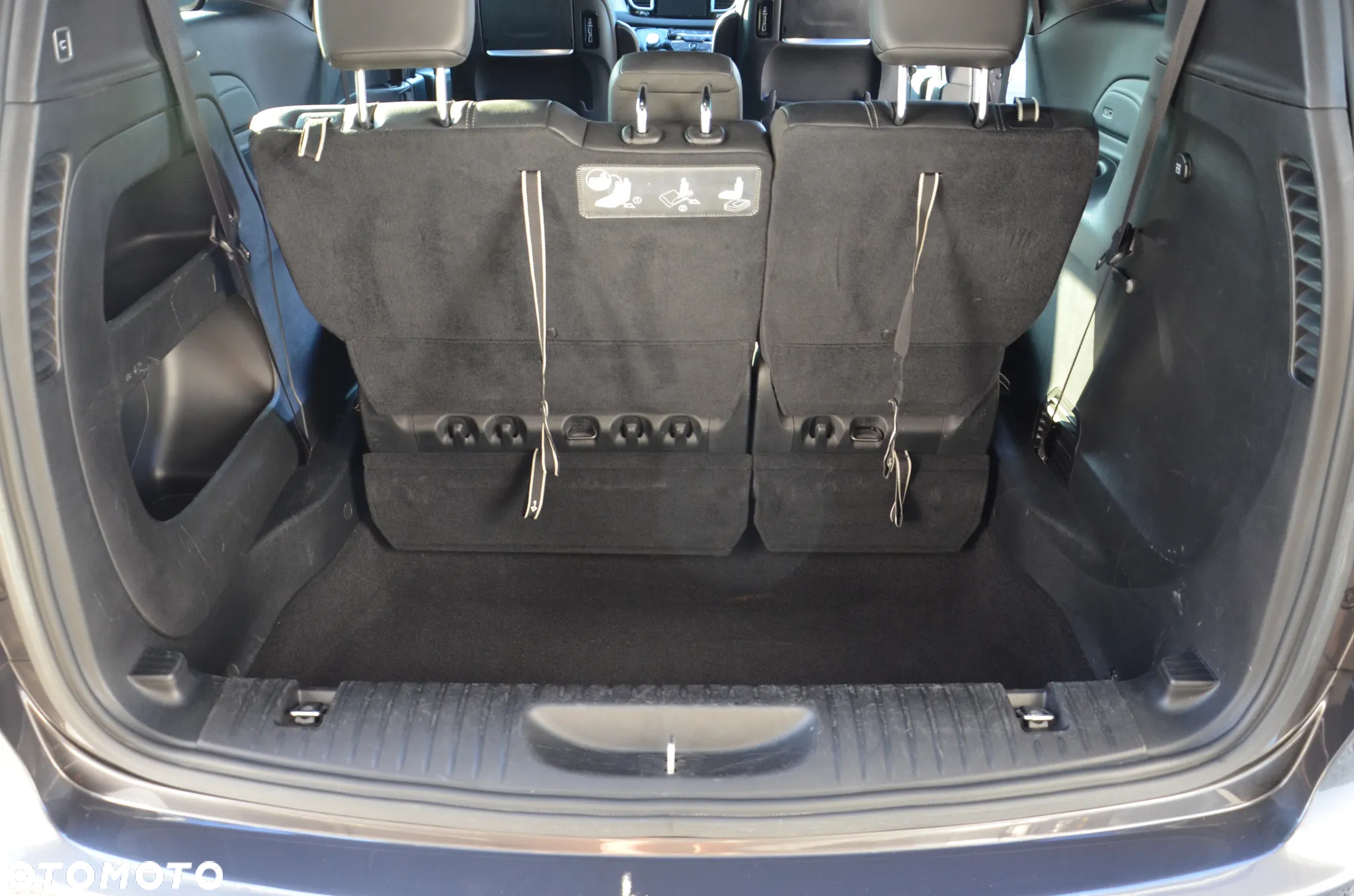 Chrysler Pacifica - 26