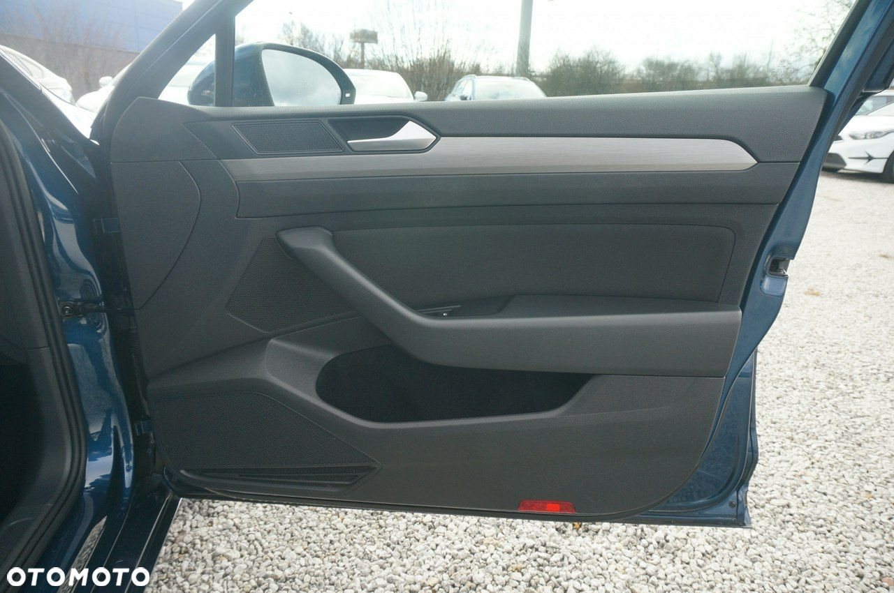 Volkswagen Passat 2.0 TDI EVO Essence - 26