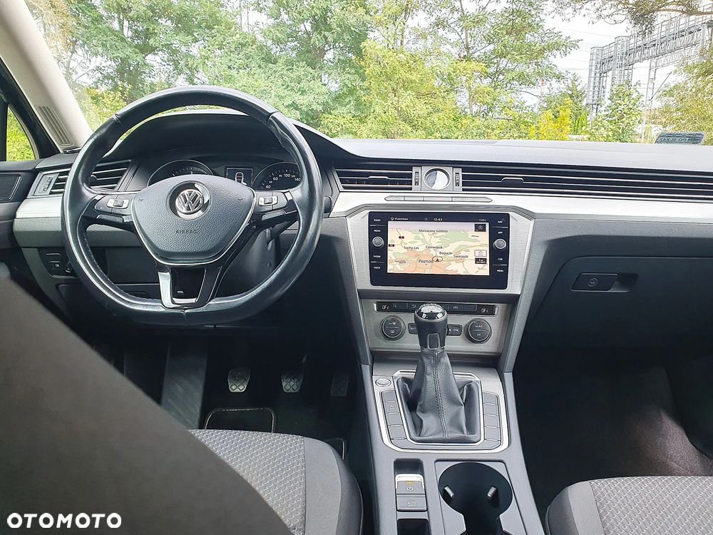 Volkswagen Passat 2.0 TDI SCR Trendline - 8