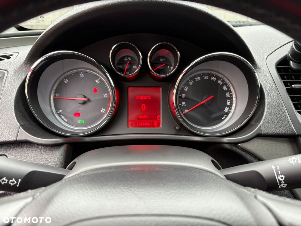 Opel Insignia 2.0 CDTI Cosmo - 11